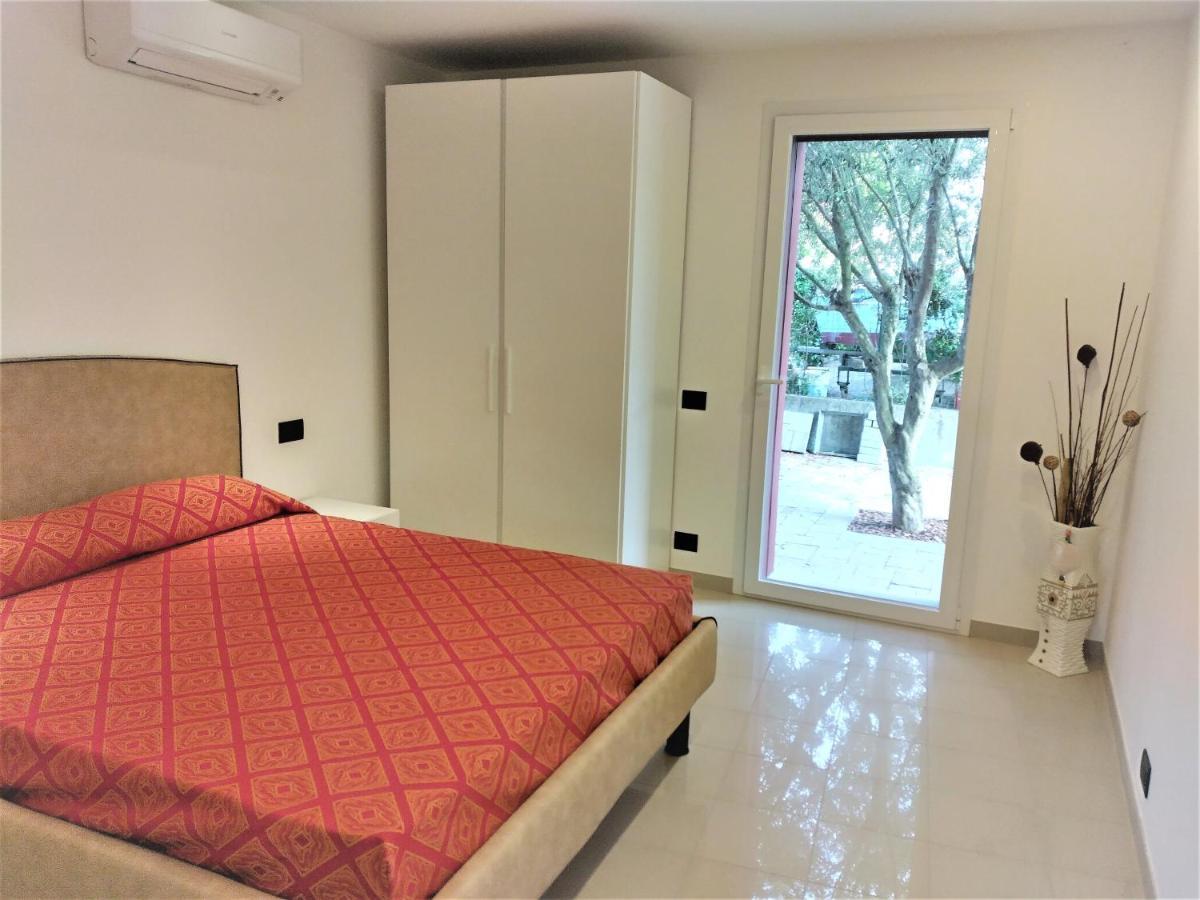 Villa Cisa Con Yacuzzi لينانو سابيادورو المظهر الخارجي الصورة