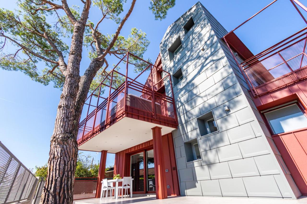 Villa Cisa Con Yacuzzi لينانو سابيادورو المظهر الخارجي الصورة