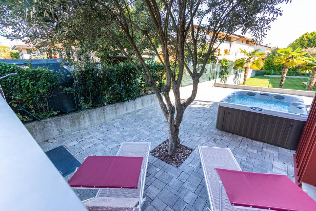 Villa Cisa Con Yacuzzi لينانو سابيادورو المظهر الخارجي الصورة
